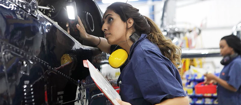 مهندسی هوافضا یکی از بهترین شغل‌ها برای زنان در کانادا